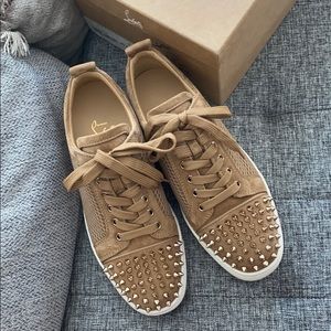 CHRISTIAN LOUBOUTIN louis junior spikes flat